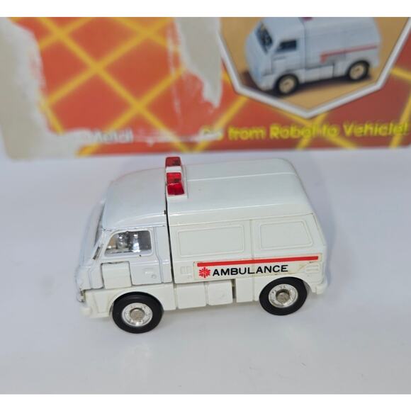 GoBots Rest-Q Ambulance Action Figure 1983 Package Cardback Complete - Picture 8 of 16